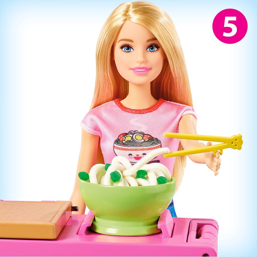 Barbie Noodle Yapıyor Oyun Seti 