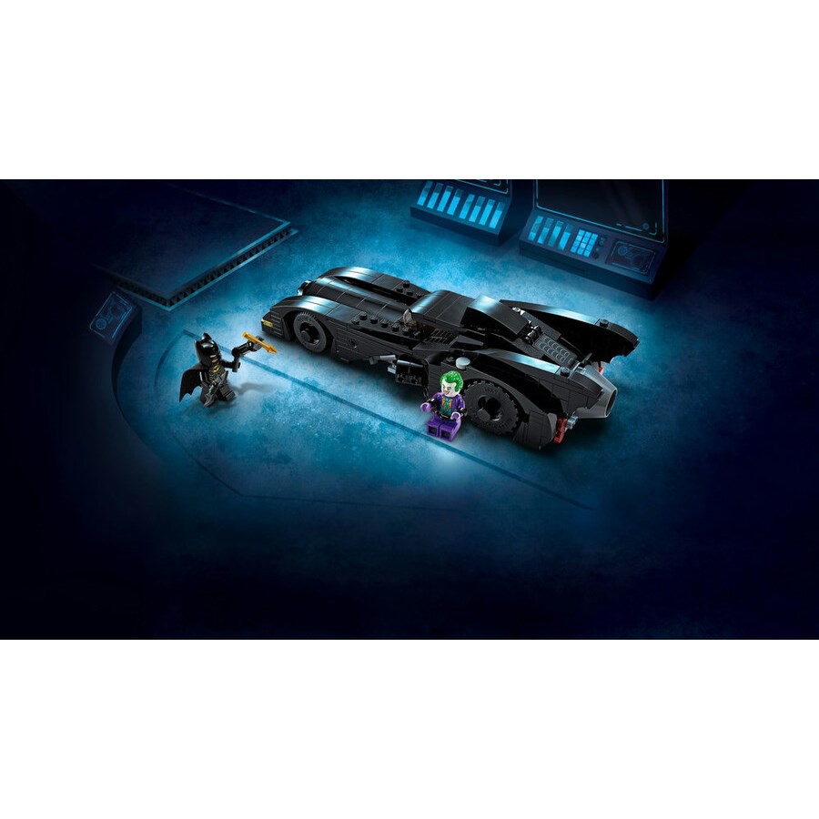 Lego DC Batmobile Batmanin Joker Takibi 